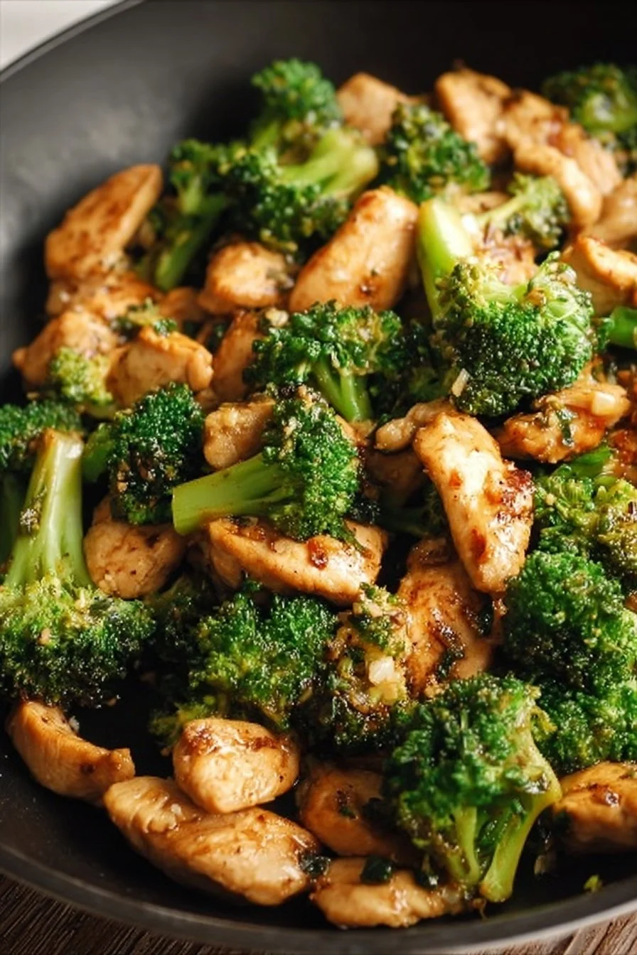 Healthy Chicken and Broccoli Skillet served in a cast iron pan